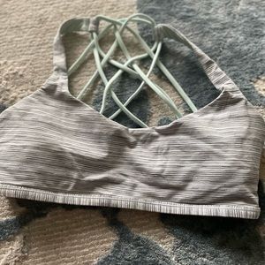 Lululemon sports bra size 10